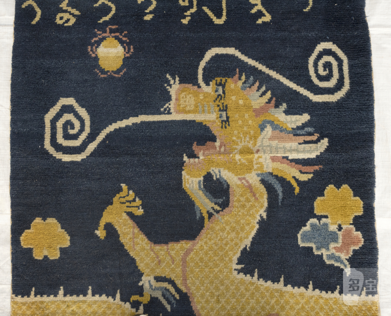 An unusual pair of pillar rugs - 图11